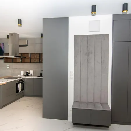 아파트 El - Aries